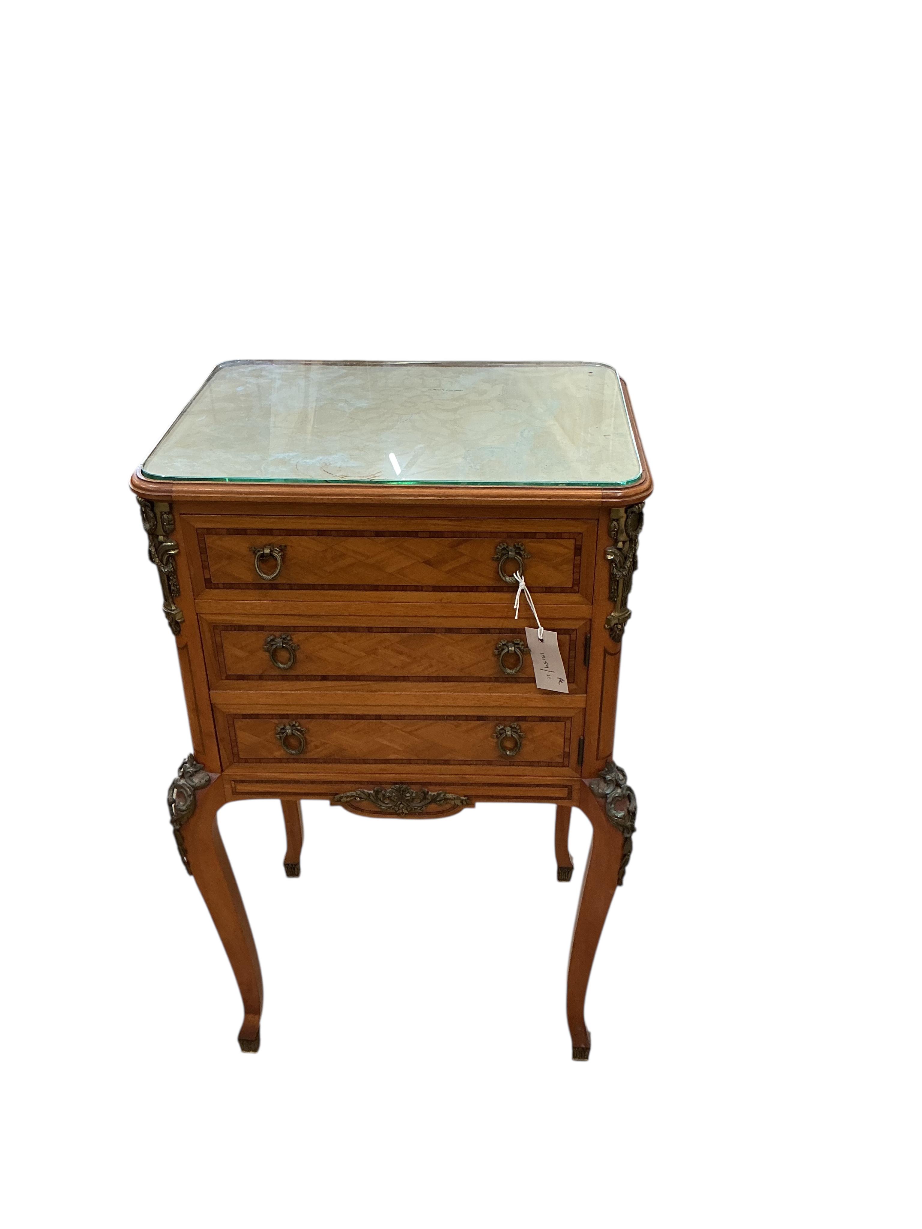 A pair of early 20th century French transitional style gilt metal mounted tulip banded and parquetry inlaid bedside cabinets, width 49cm, depth 38cm, height 75cm
